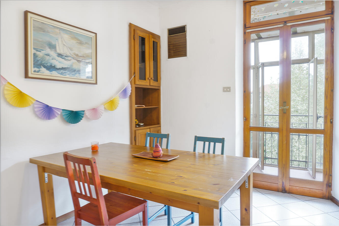 Un set fotografico dell'immobile, compresi interni ed esterni.